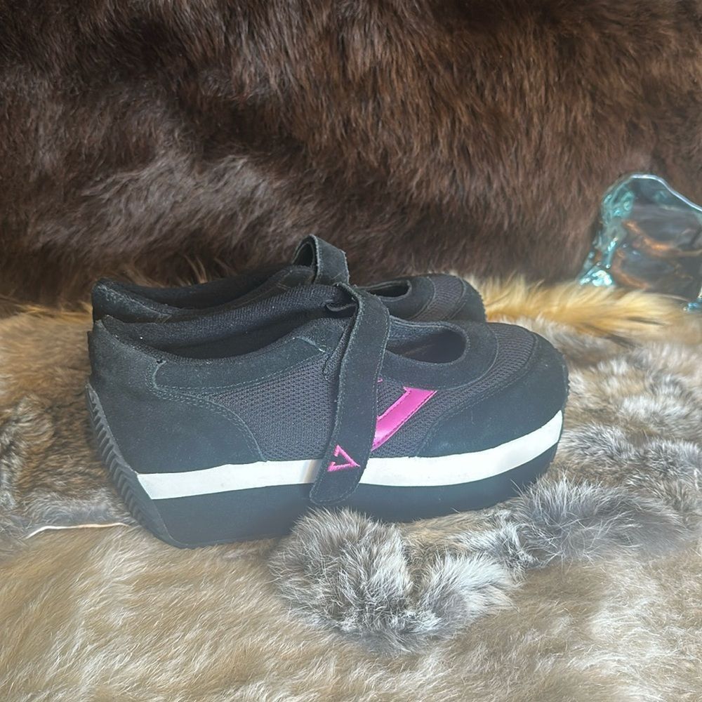 Volatile shoes 10 (CCC)